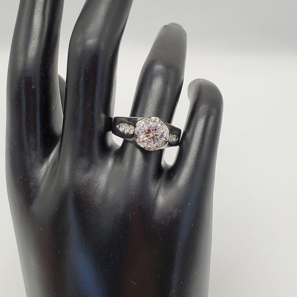 💜NWOT Size 9 Faux Diamond Ring Size 9
